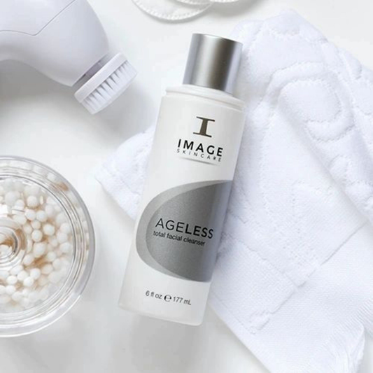 This daily-use, universal skin cleanser is a smart way to jump start skin’s exfoliation process to achieve beautiful, clear skin. The three-in-one formula removes makeup, balances skin’s pH and gently exfoliates surface cells to reveal smooth, supple skin. 